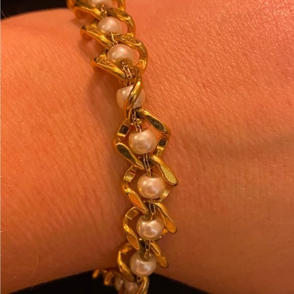 Jewelry - Gold & Pearl Fashion Necklace New